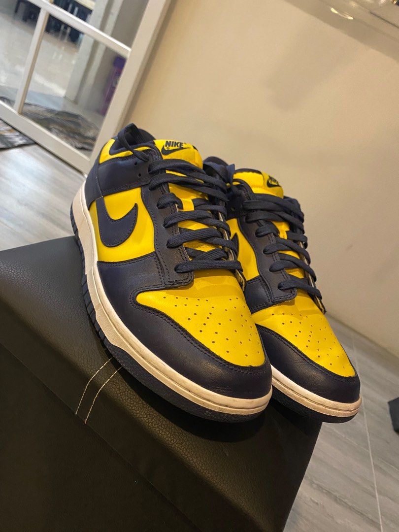 sb dunk michigan off white