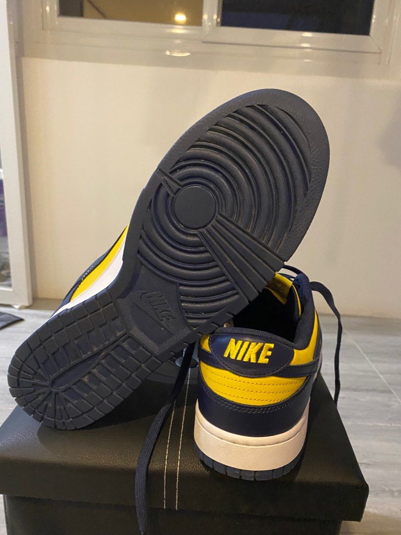 sb dunk michigan off white