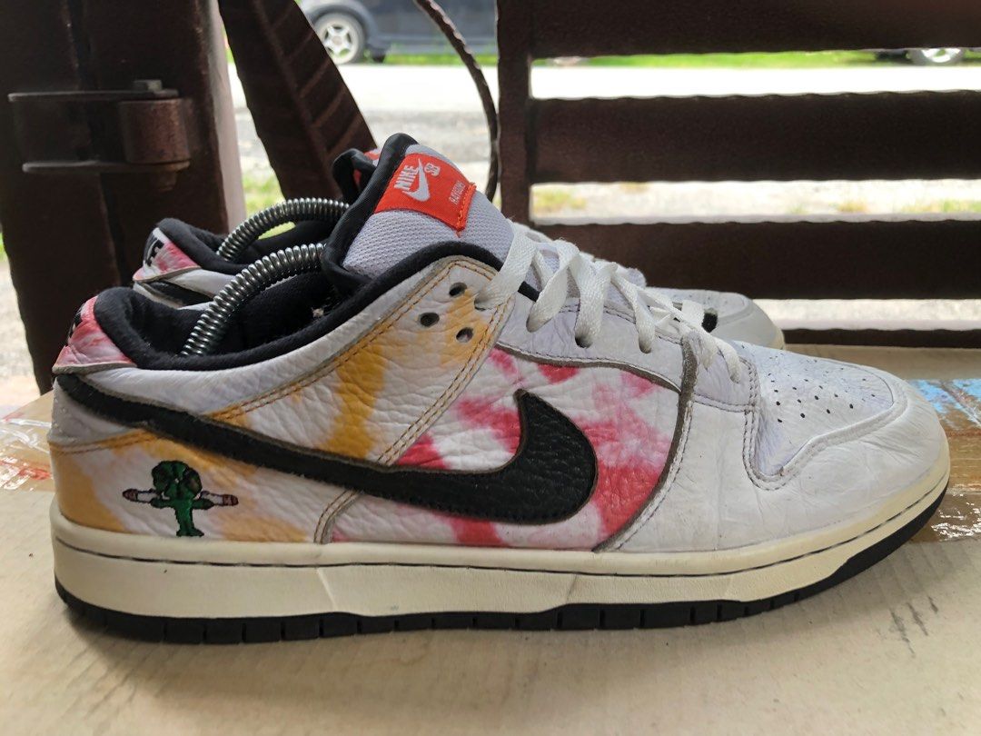dunk low raygun tie dye white