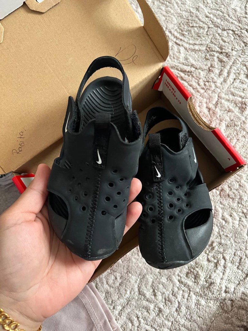 Nike waterproof sandals boys Babies Kids Babies Kids Fashion on Carousell