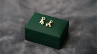 (Category: ) located in . Submitted by indulgemshop (Listing ID 1235472427, Image 1). Description: .