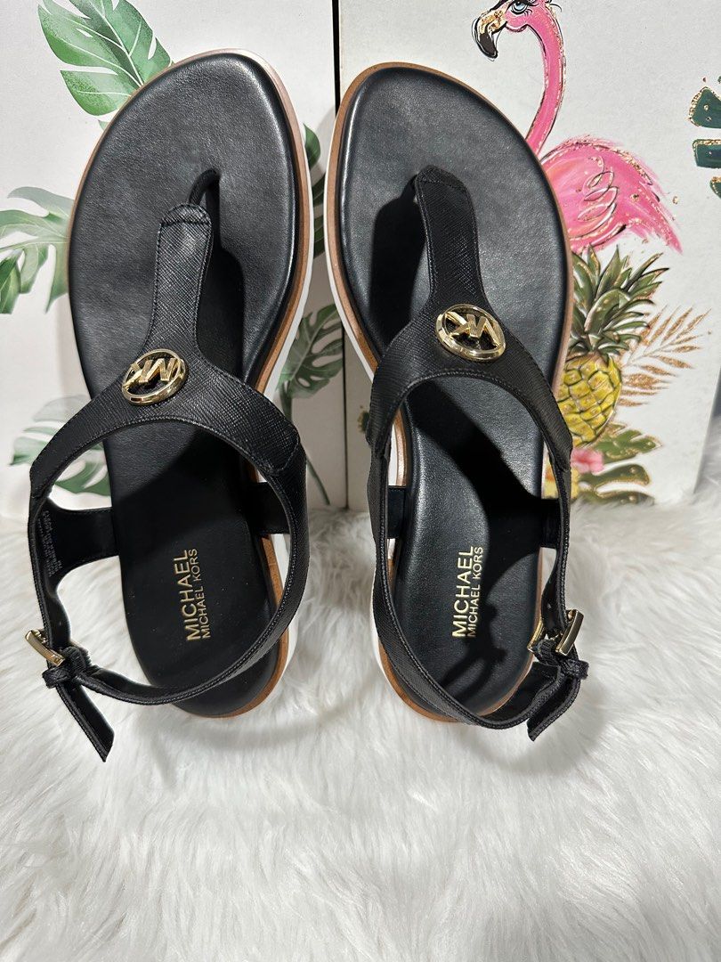 Michael kors thong sandals black top
