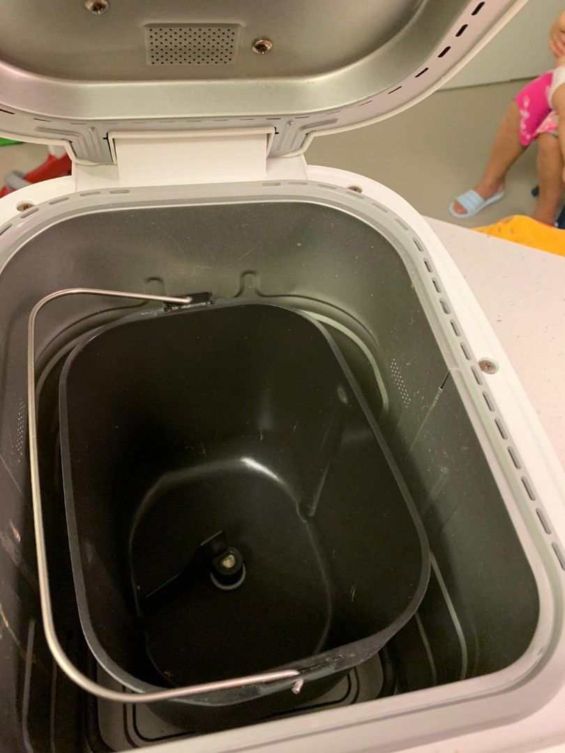 Panasonic Breadmaker (Category: Breadmakers) located in Singapore. Submitted by hrhkerry (Listing ID 1235446805, Image 4). Description: lightly used breakmaker. self collection at Punggol.