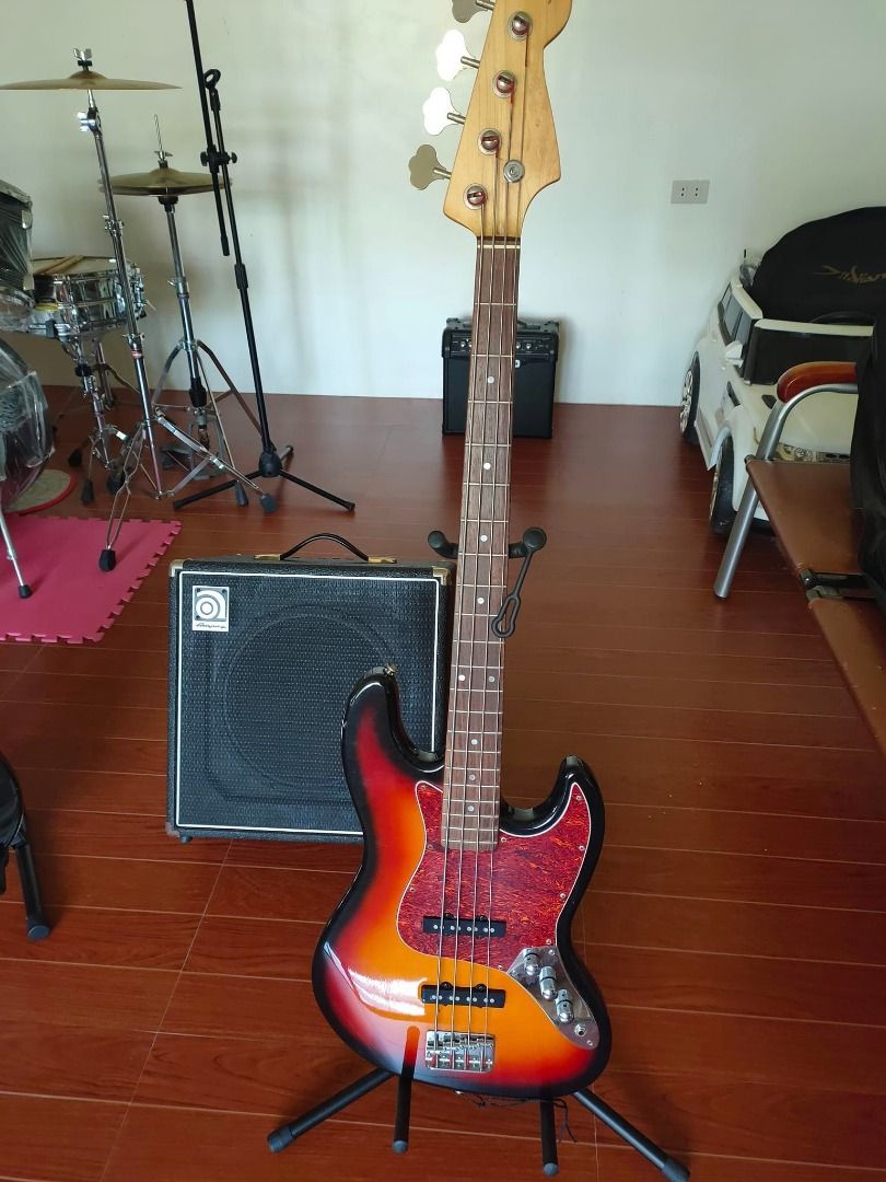 Photogenic Japan Jazz Bazz w/ Squier Soft case (Category: Musical Instruments) located in Santa Cruz. Submitted by charlesapple (Listing ID 1235399921, Image 1). Description: Photogenic Japan Jazz Bazz w/ Squier Soft case.