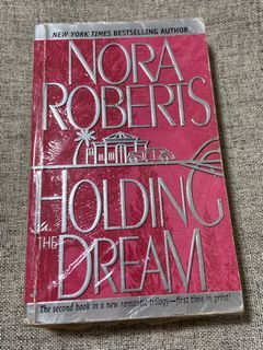 Preloved Book Hilding the Dream by Nora Roberts