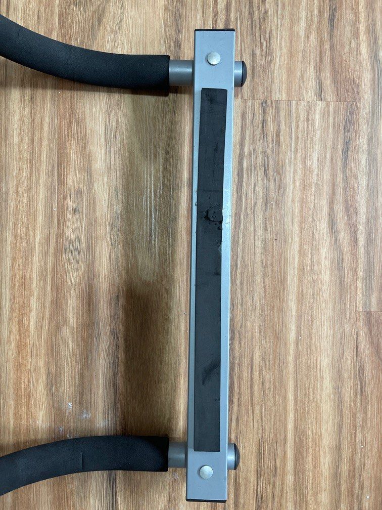 Pull up bar (Door Frame mount), Sports Equipment, Exercise & Fitness