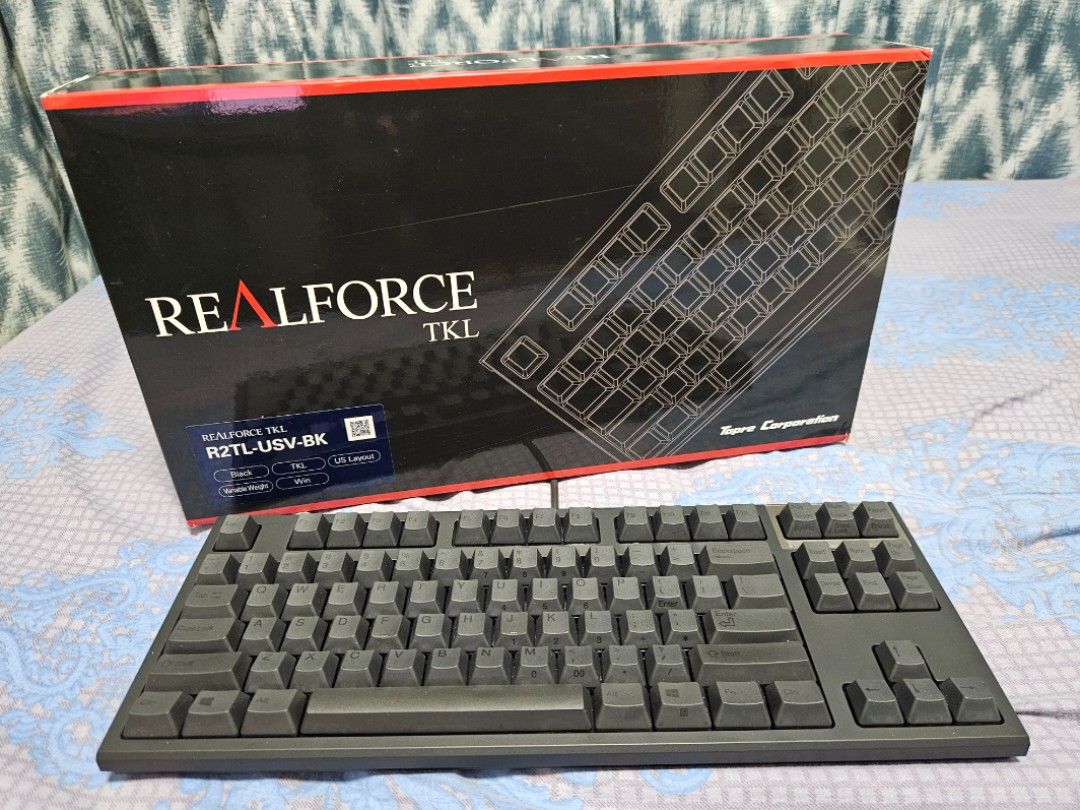 Realforce R2 TKL keyboard R2TL-USV-BK ( Topre switches / made in japan )