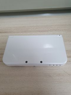 Selling White New Nintendo 3DS XL
