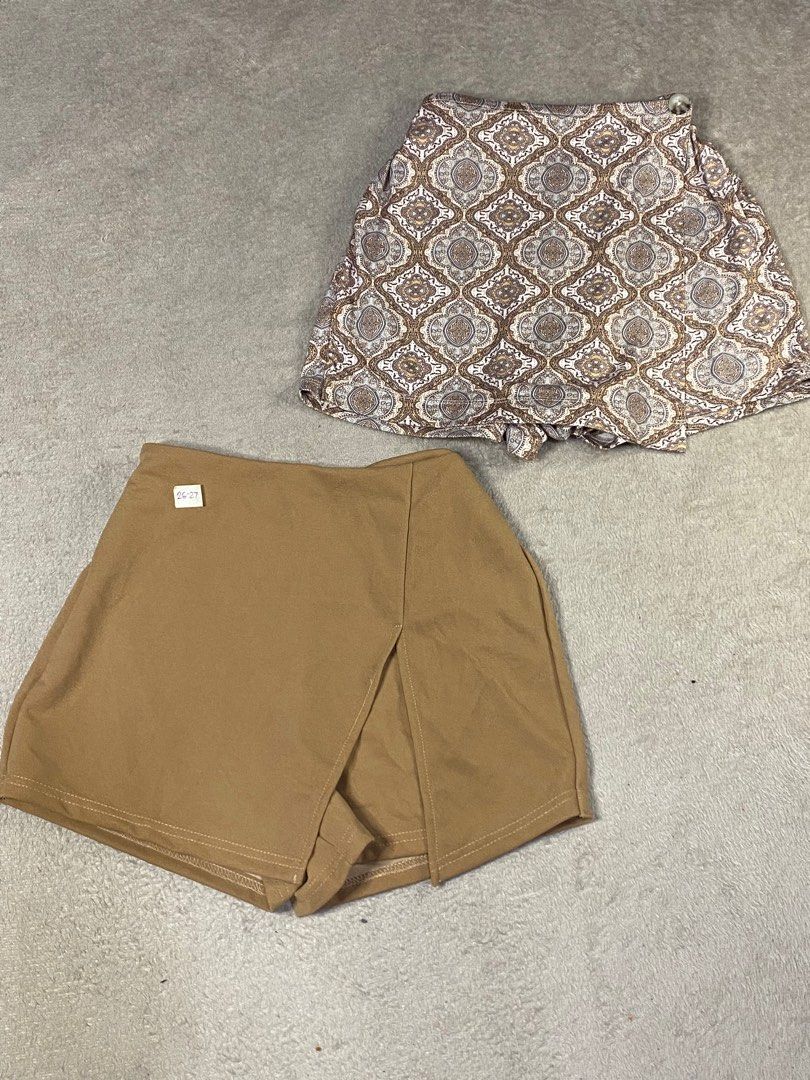 Shein&wild fable skort (Category: Other Bottoms) located in Manila. Submitted by galstuff (Listing ID 1235328650, Image 1). Description: 250 each Shein 26-27 small Wild. Fable 24-27 xs .