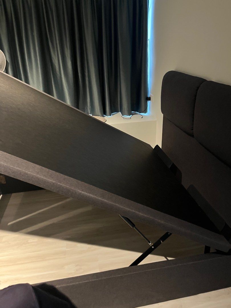 Simmons Huntsville Storage bed frame (Queen size), Furniture & Home