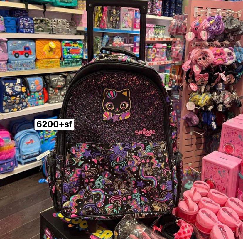 Smiggle trolley bag on Carousell