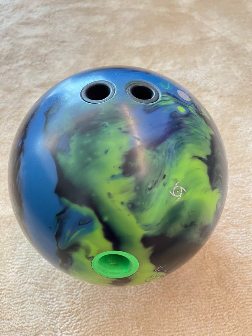 Storm super nova bowling ball (buy 1 free 1 storm match up), Sports