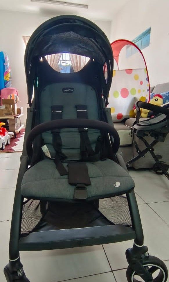 Stroller brand evenflo condition 8/10, Babies & Kids, Going Out