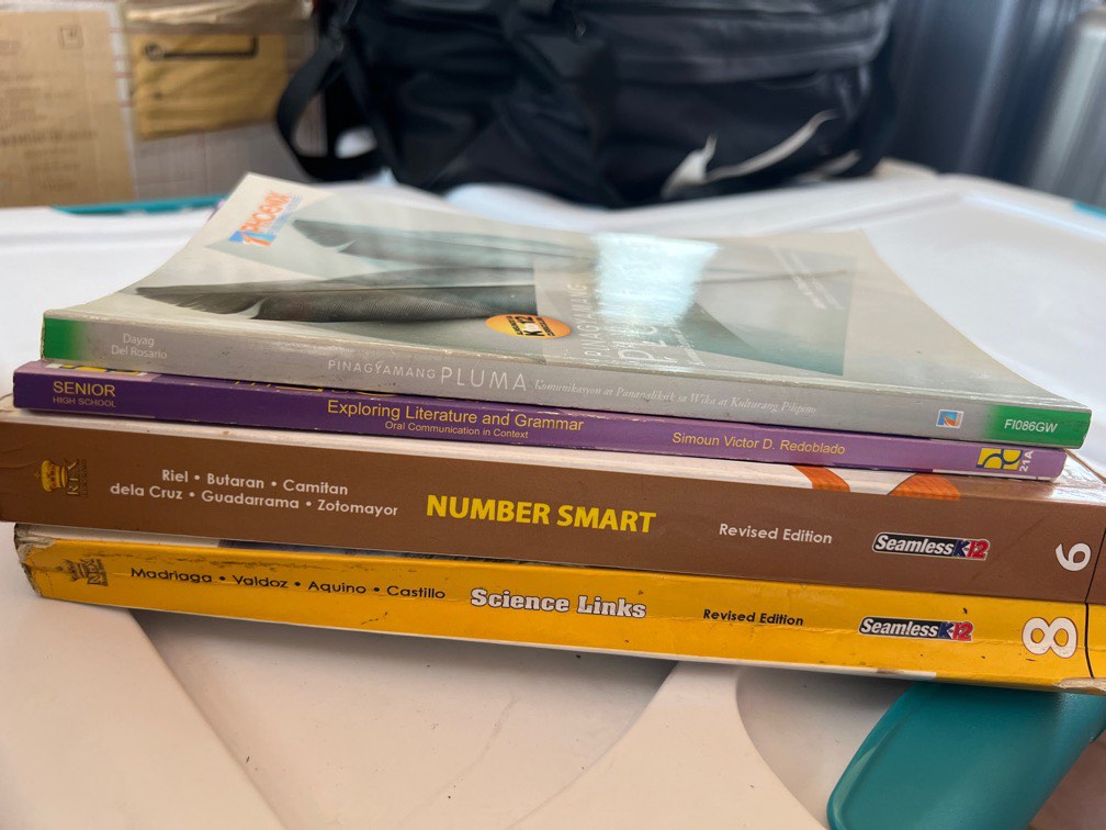 Textbooks for sale on Carousell