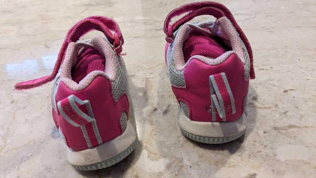Toddler girls shoes Size 8 US 24 EU