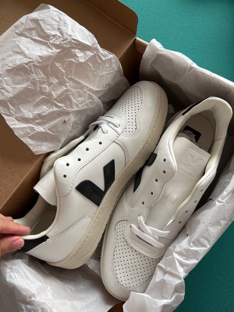 Veja v 10 size euro 43 Men s Fashion Footwear Sneakers on Carousell