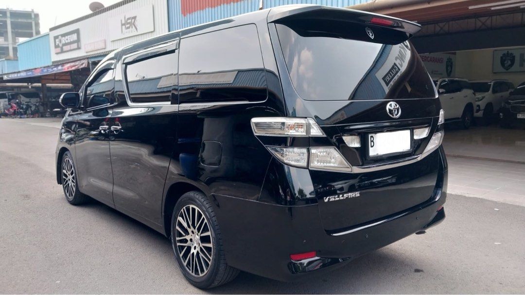 Menggagas Realisme: Panduan Lengkap Belajar Menggambar Toyota Alphard/Vellfire