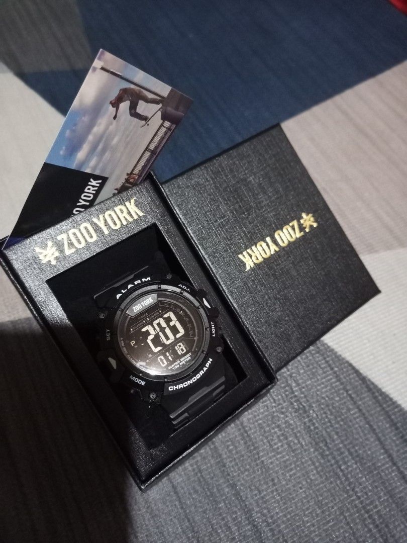 Zoo york store digital watch