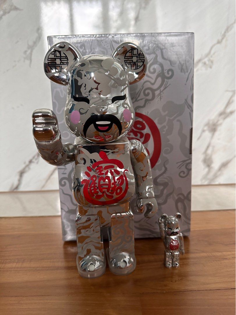 100% authentic with receipt Bearbrick ACU SILVER 100% & 400% fortune god