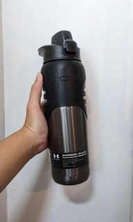 Under Armour Dominate Stainless Steel Water Bottle, 24oz, Silicon Body  Grip, Vacuum Insulated, Carabiner Hook Carry, Protective Cap, Leak Proof,  For
