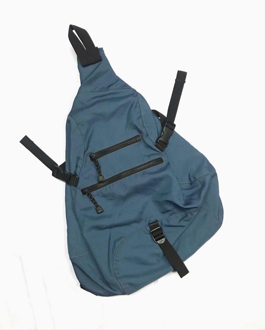 90s Gap Cross Body Bag, Men's Fashion, Bags, Backpacks on Carousell