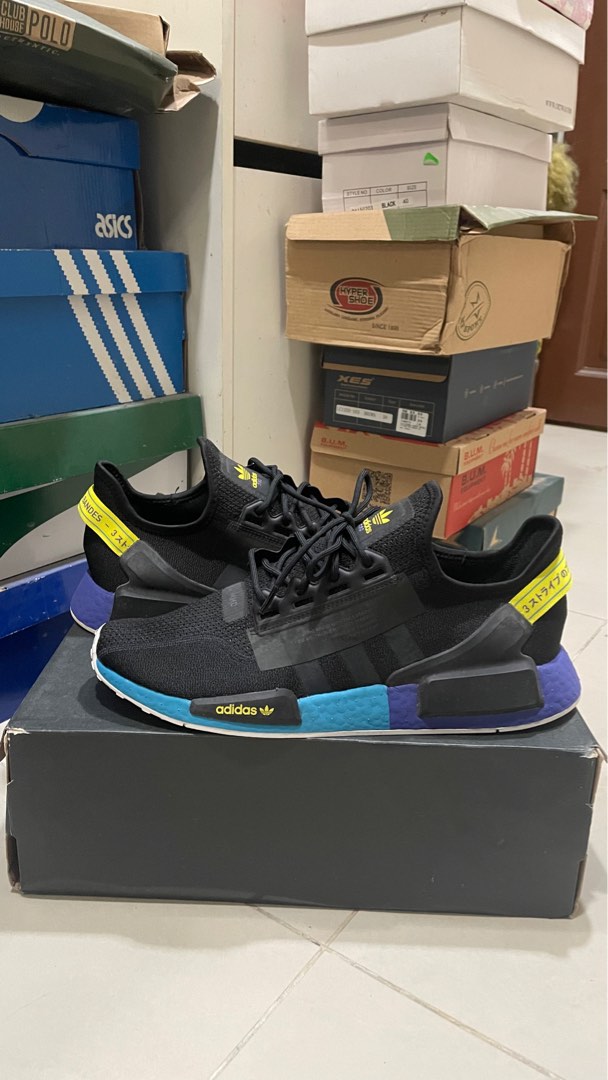 Originals nmd r1.v2 black/carbon/shock yellow store