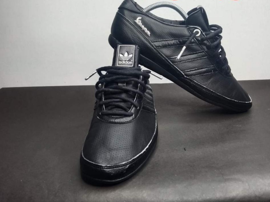 Adidas 2025 vespa hitam