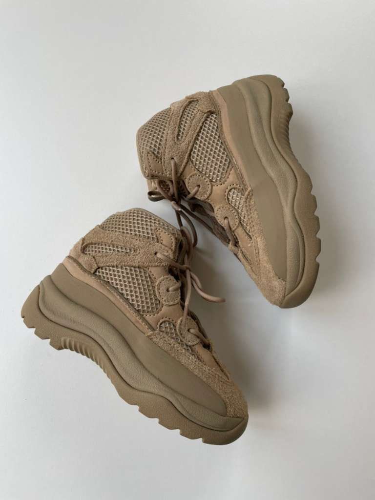 Adidas yeezy dsrt ava new arrivals