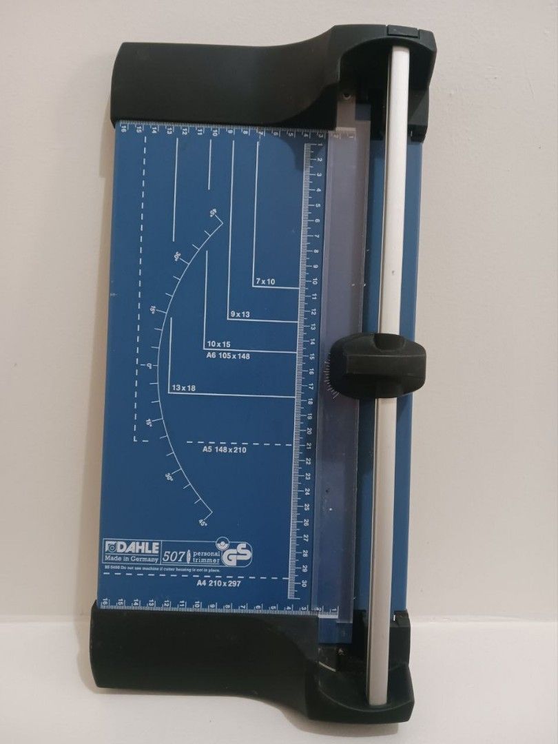 Affordable Dahle 507 Personal Rotary Trimmer, 12" Cut Length, 7 Sheet