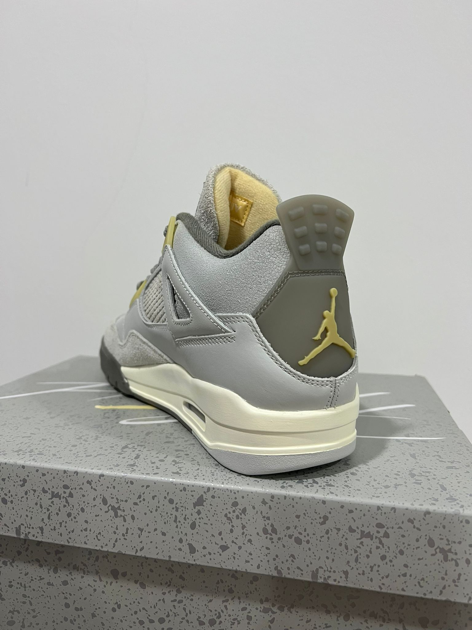 Men's jordan retro 4 on sale se