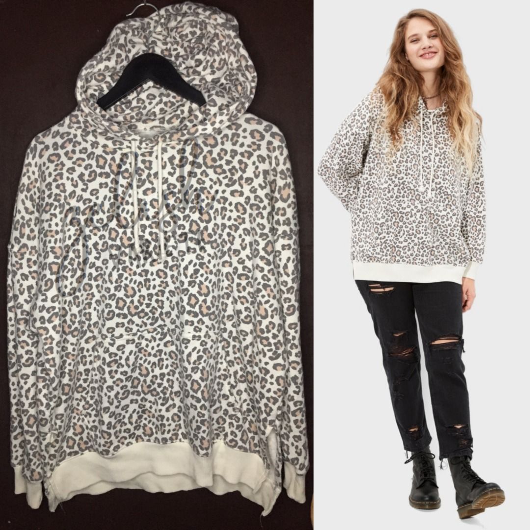 AMERICAN EAGLE thrifted Animal Print Oversized Pullover Hoodie with Side Slits Tops for Women
