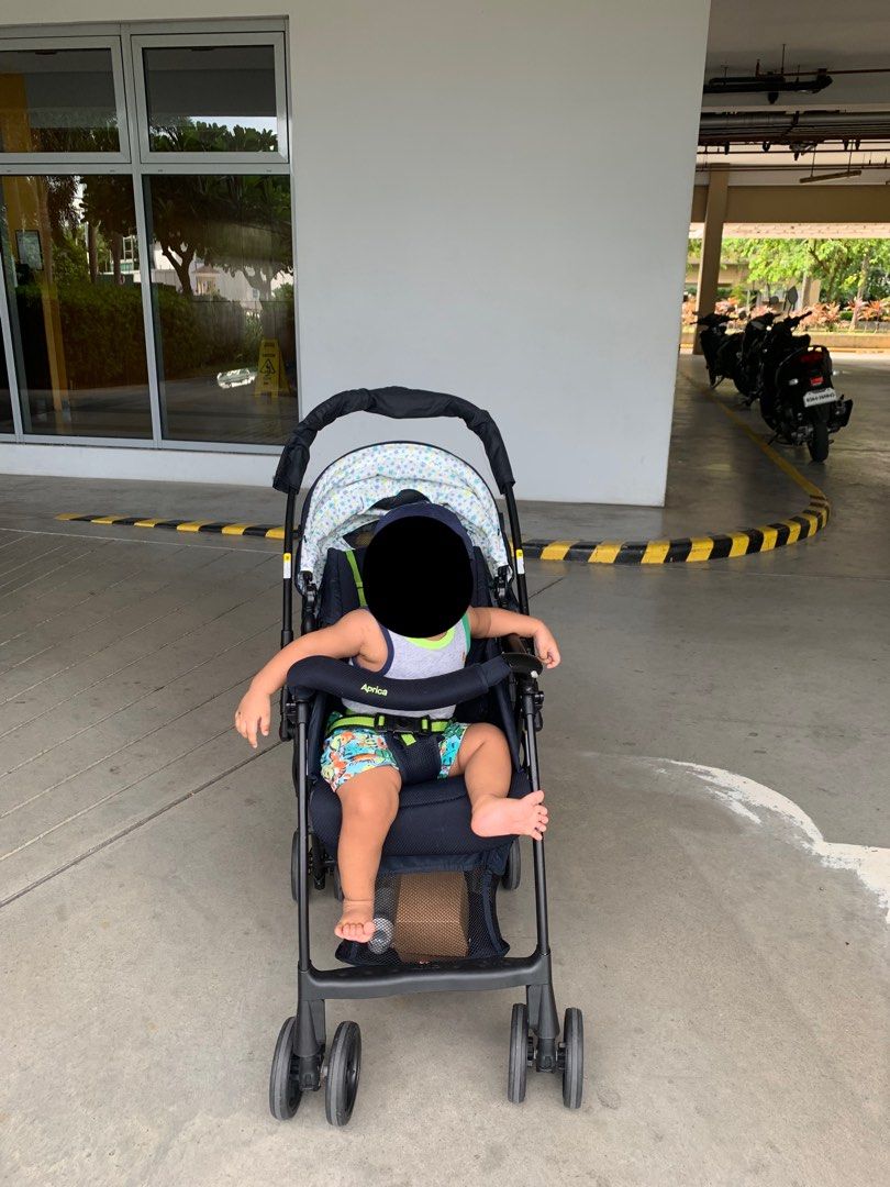 Aprica Karoon Plus Stroller (Category: Strollers) located in San Pedro. Submitted by califrancethrifts (Listing ID 1240265684, Image 2). Description: Bought it for almost 17k (sale) @babycompany 19k orig price sa mall. Issue/s : super minimal scratch lang, needs wash kasi natambak na. No box. Used sa mall / inside the house / parking light weight Reversible RFS : outgrown na ni baby.
