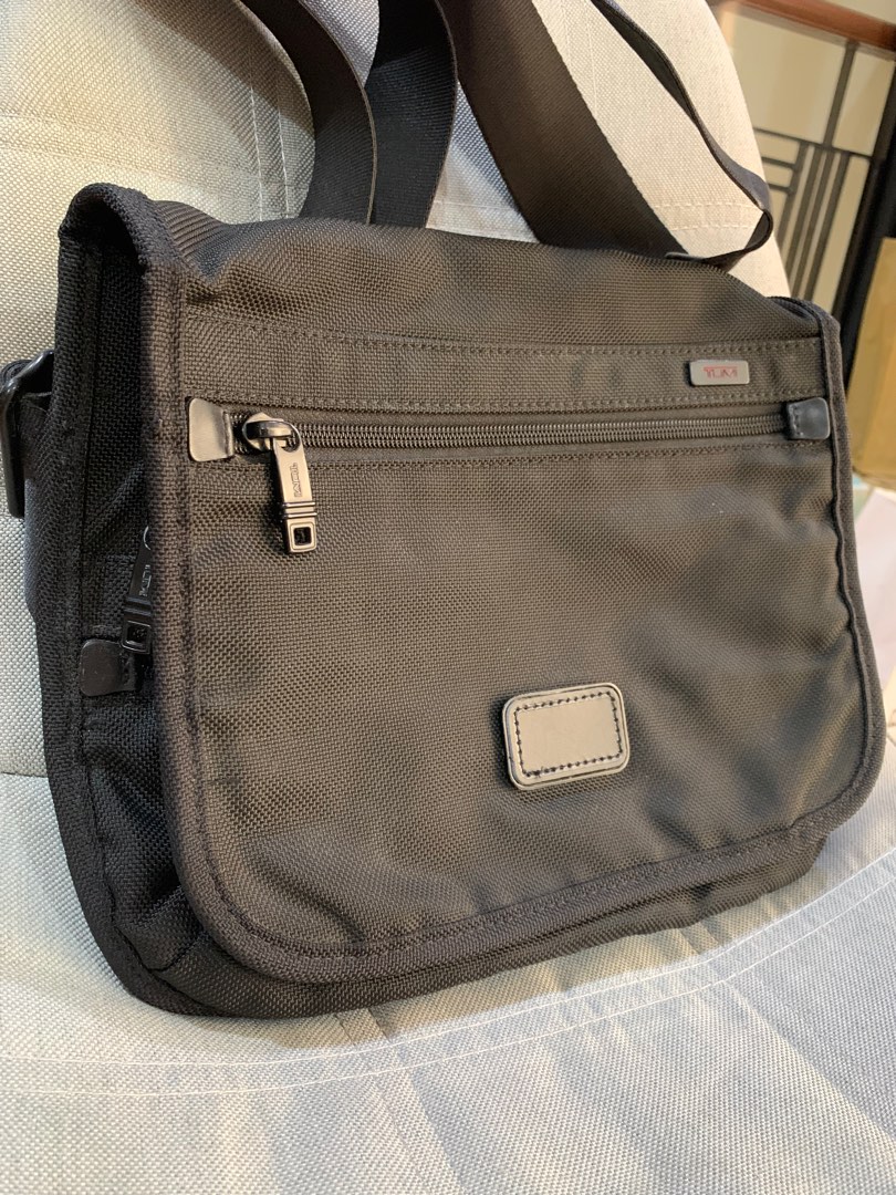 Authentic Tumi everyday or travel bag on Carousell