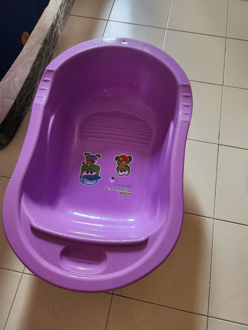 Bath tub, Babies & Kids, Bathing & Changing, Bathtub & Bath Accessories