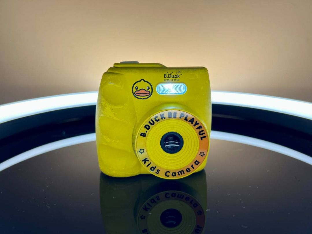 b.duck Kids Camera (Highly collectible cute) (Category: Cameras) located in Baguio. Submitted by carlbenta (Listing ID 1240377879, Image 2). Description: ✨B. Duck kids camera!✨ 📌 Working well! 📌 Light/Flash working 📌 All buttons working 📌 Battery and lens working well Issues: 📌 Scratches (Medyo malagkit) 📌 Scratches (Screen) Inclusion: 📌 Battery 📌 32gb memory card b.duck edition Location: Baguio City Meetups and deliveries (LBC/J&T).