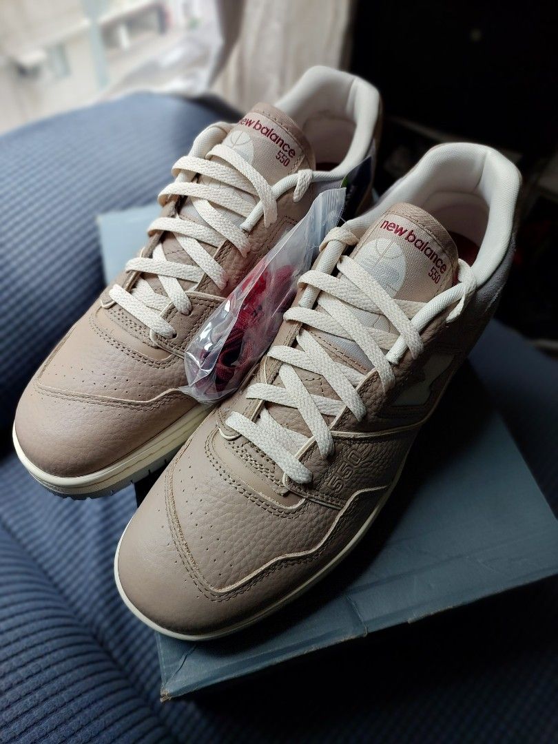 BNEW NB550 Size 11US (Category: Sneakers) located in Makati City. Submitted by chris_angle (Listing ID 1240302884, Image 3). Description: Location:BGC Meetups: Uptown Mall or High Street Payment: Gcash or BPI Shipping can be arranged once payment is confirmed..