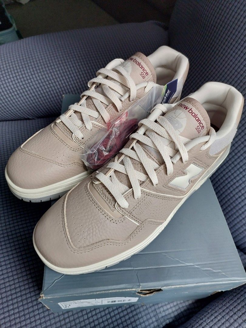 BNEW NB550 Size 11US (Category: Sneakers) located in Makati City. Submitted by chris_angle (Listing ID 1240302884, Image 2). Description: Location:BGC Meetups: Uptown Mall or High Street Payment: Gcash or BPI Shipping can be arranged once payment is confirmed..