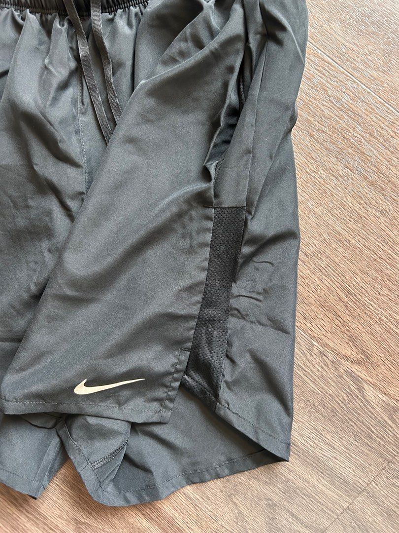 Nike Dri-FIT Challenger Men's 13cm (approx.) Brief-Lined Versatile Shorts
