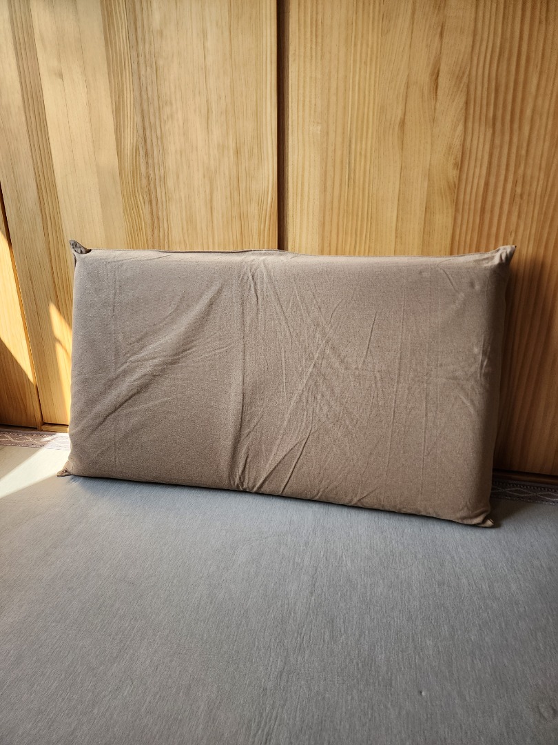 Brand New Muji Floor Chair with Beige Washable Removable Cover (Size L