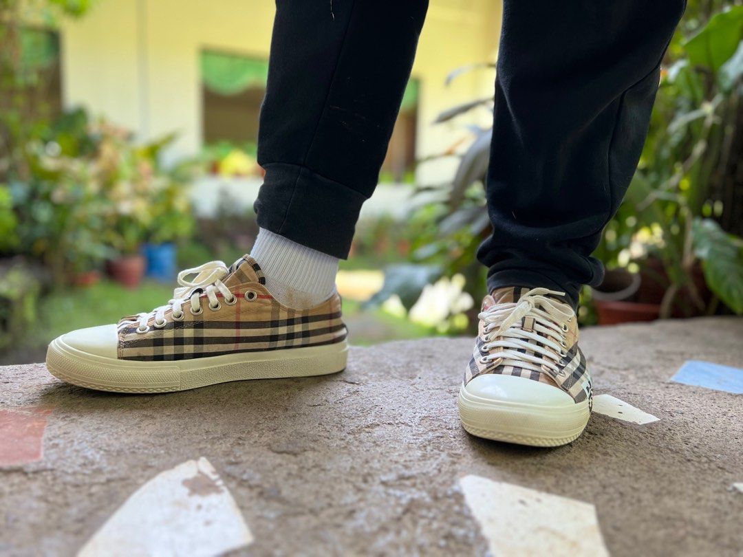 Burberry shop shoes authentic