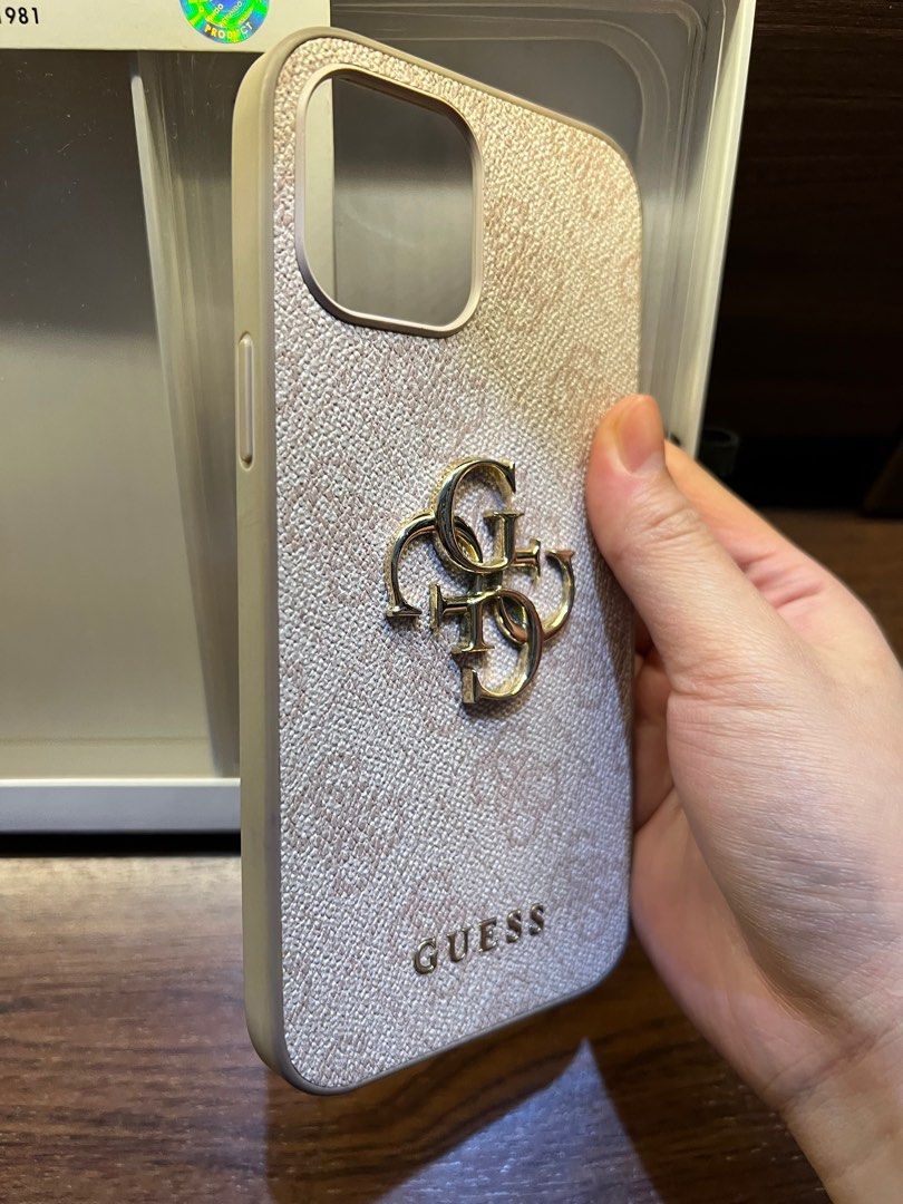 чехол на 12 про макс guess