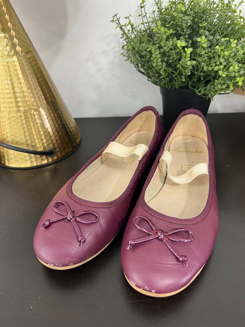 Clarks bow shop shoes