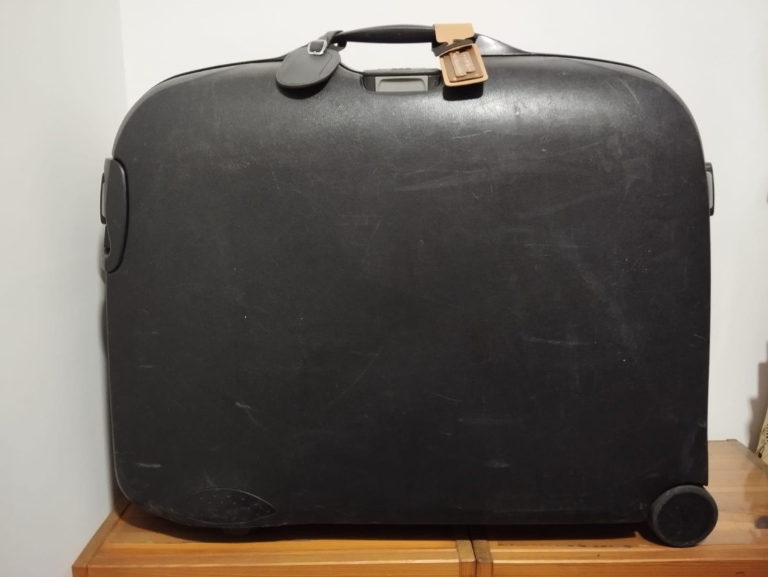 Samsonite epsilon suitcase 2025