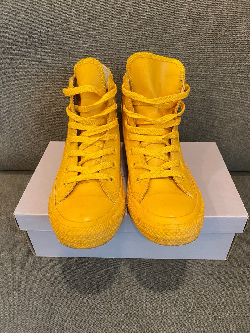 Yellow rubber converse sale