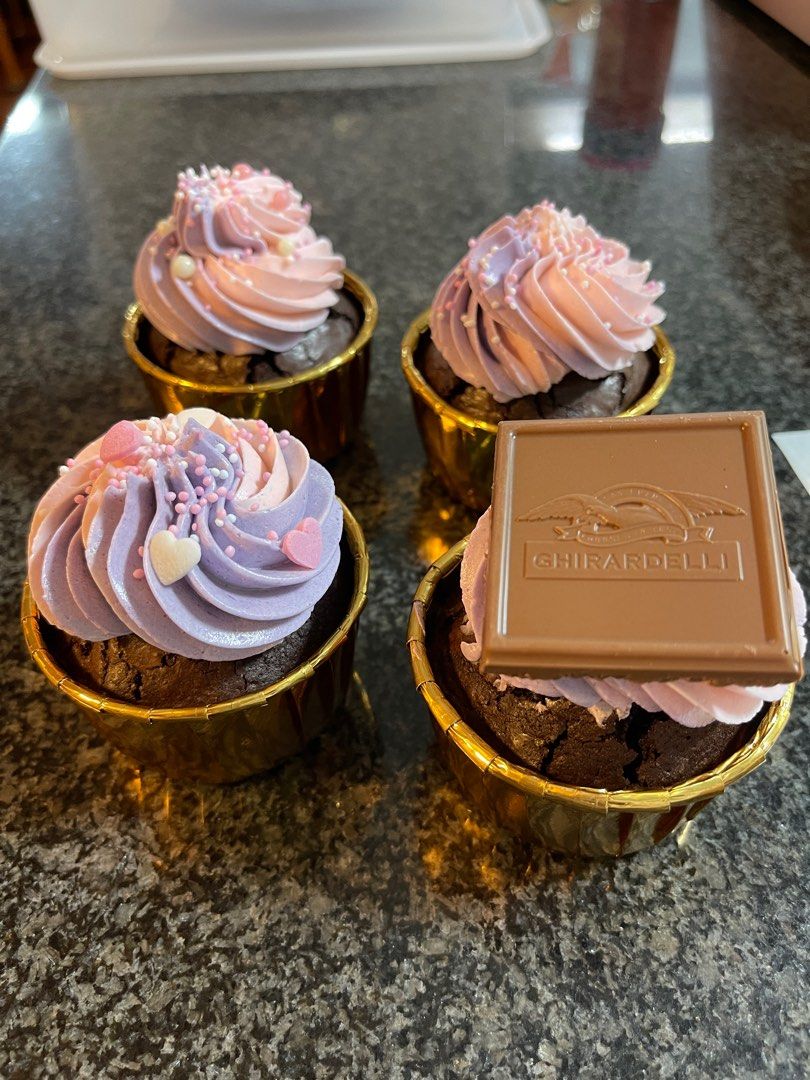 Cupcake brownies box of 4, Food & Drinks, Homemade Bakes on Carousell