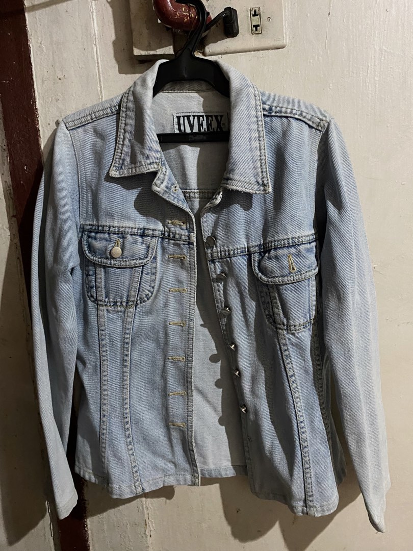 Flattering top denim jacket