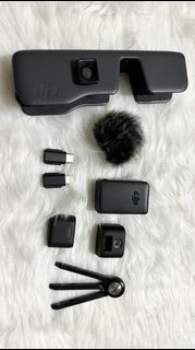 DJI Osmo Pocket 2 Creator Combo with 128gb Sandisk Extreme Memory Card