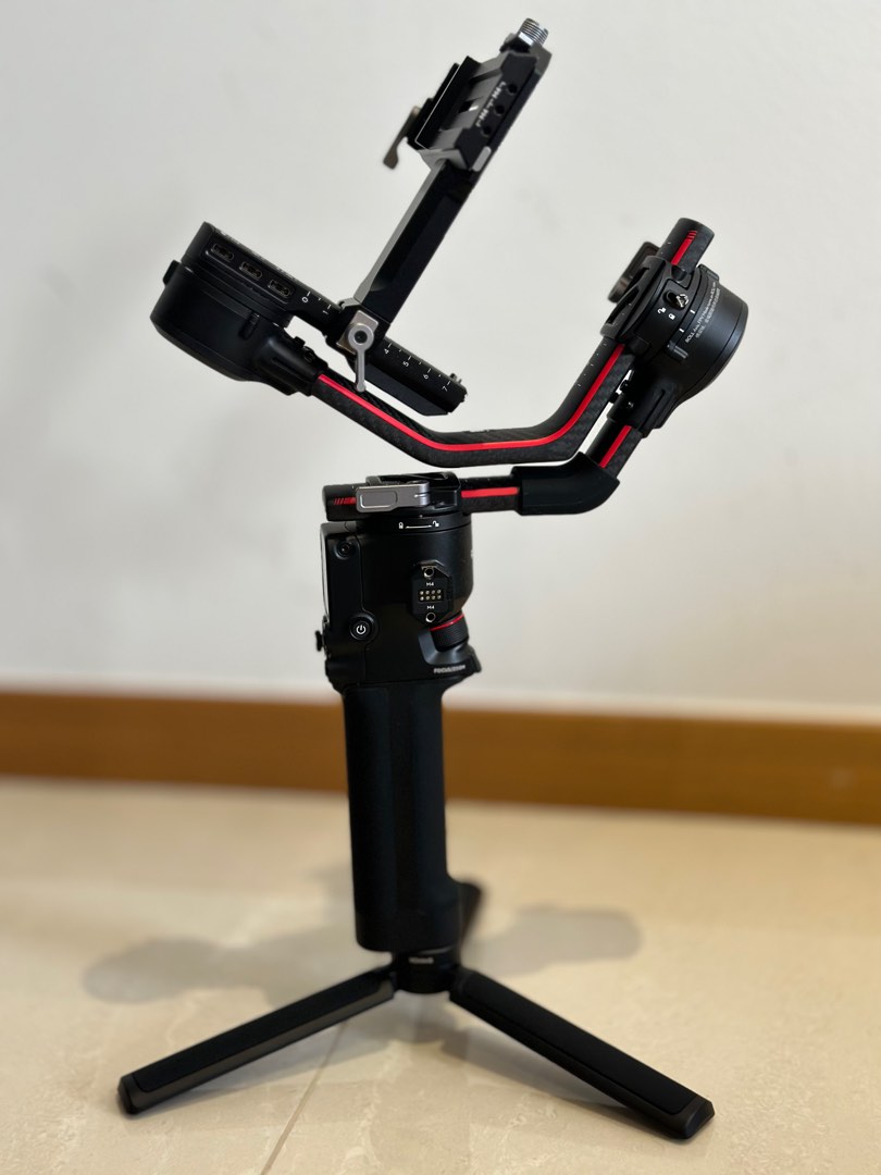 DJI RS2 Pro Combo, Photography, Photography Accessories, Gimbals & Stabilisers on Carousell
