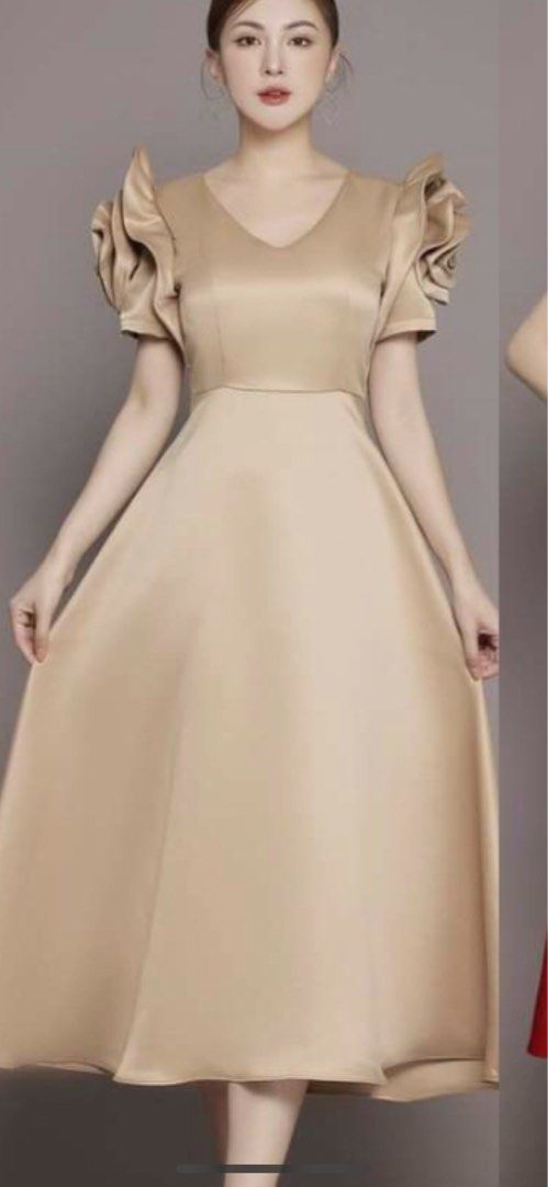 Elegant dress (Category: Dresses) located in Paranaque City. Submitted by thisyear30 (Listing ID 1240317265, Image 1). Description: Nabili ko yung dress dito din sa carousel, isang beses lang ginamit! Yung black and beige po ay parihong large size for baccalaureate and graduation ceremonies, price is negotiable just message me!.
