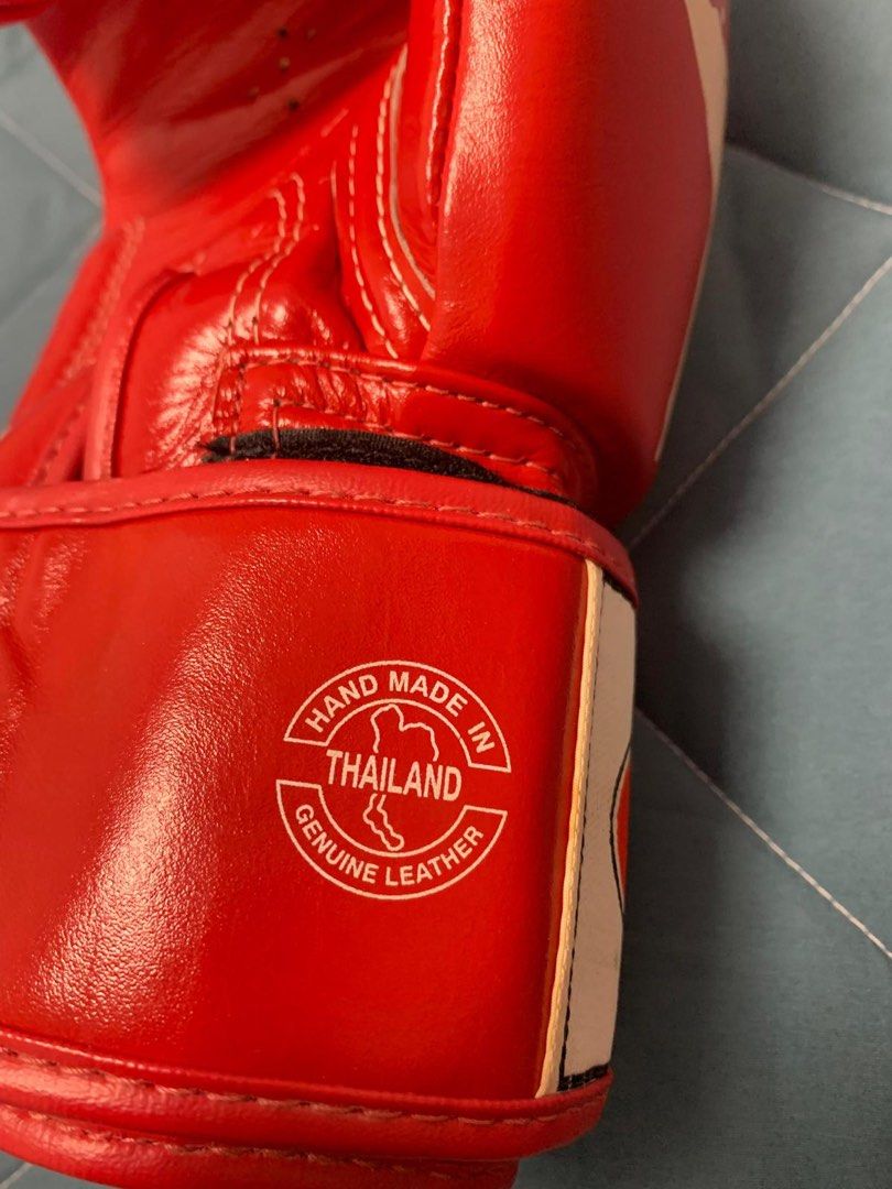 Fairtex Bright Red Muay Thai Gloves, Sports Equipment, Other Sports